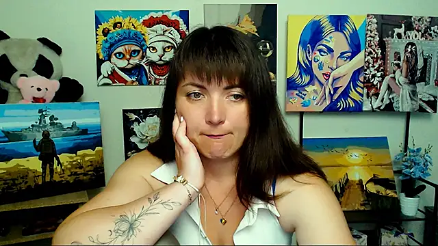 Snapshot of Darina_M_ chatting on 06-20-26, 04:37 Darina M online show from 06-20-26, 04:37