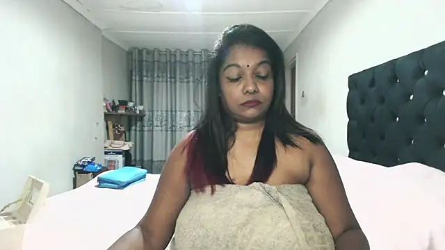Indianmayaxoxo online show from 10-26-25, 04:02