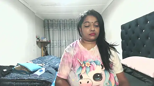 Indianmayaxoxo online show from 05-17-26, 04:03