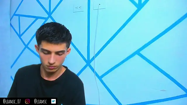 liam scott77 online show from 10-04-25, 11:36