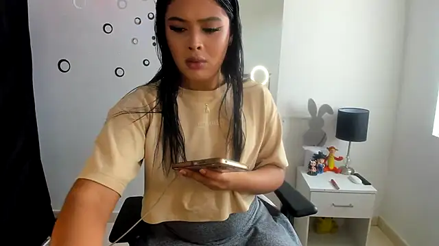 Snapshot of nairobbits chatting on 03-26-26, 02:22 nairobbits online show from 03-26-26, 02:22