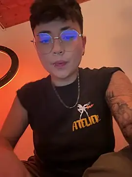 Ashley Chriss online show from 01-18-25, 12:24