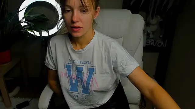 foxy blond online show from 10-25-25, 12:18