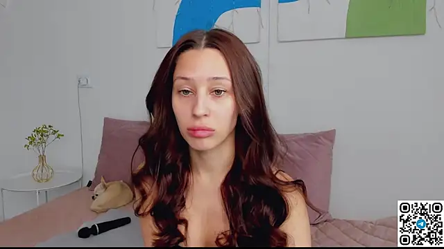 SelenaRousey online show from 04-09-26, 08:53