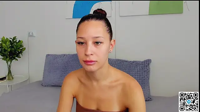 SelenaRousey online show from 07-04-26, 06:30