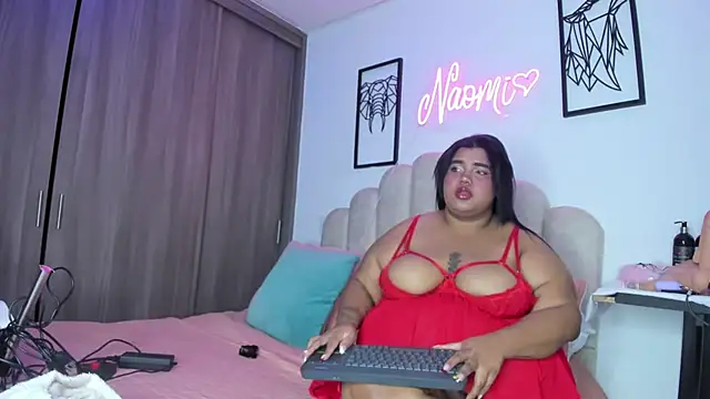 NaomiAsha online show from 05-06-26, 12:43