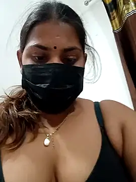 Snapshot of Hotmilfxox chatting on 12-20-24, 04:04 Hotmilfxox online show from 12-20-24, 04:04