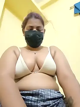 Snapshot of Hotmilfxox chatting on 03-05-25, 07:38 Hotmilfxox online show from 03-05-25, 07:38