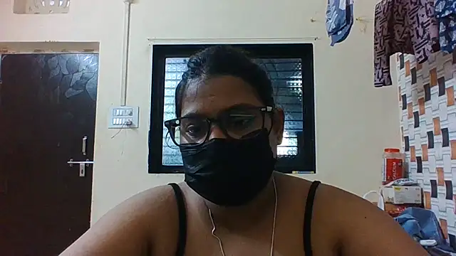 Snapshot of Hotmilfxox chatting on 06-18-26, 11:14 Hotmilfxox online show from 06-18-26, 11:14