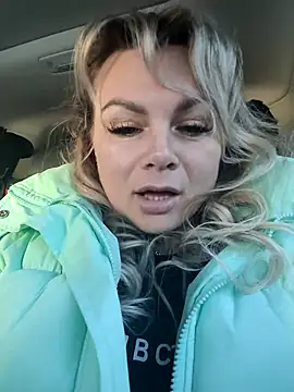 candy queeen online show from 04-15-26, 02:51