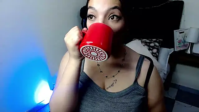 Snapshot of loren_tits24 chatting on 06-12-26, 11:03 loren tits24 online show from 06-12-26, 11:03