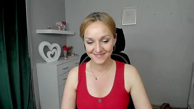 AliciaDesire online show from 05-21-26, 05:42
