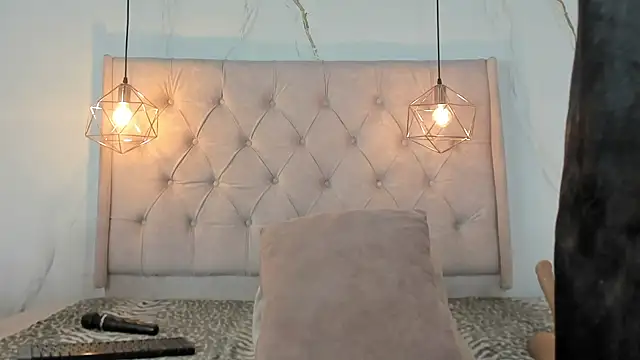 Snapshot of zamira_44 chatting on 03-14-26, 02:22 zamira 44 online show from 03-14-26, 02:22