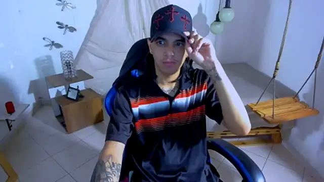 Snapshot of Brand_habes chatting on 06-20-26, 01:19 Brand habes online show from 06-20-26, 01:19