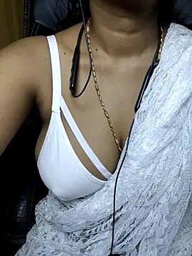 Snapshot of Anjali_cute-Pondati chatting on 06-19-26, 12:04 Anjali cute-Pondati online show from 06-19-26, 12:04