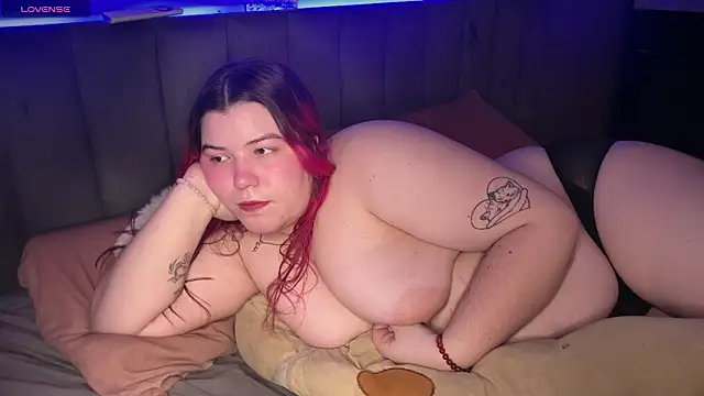 Snapshot of enchanting_alice chatting on 02-08-26, 12:47 enchanting alice online show from 02-08-26, 12:47