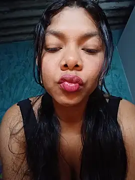 Snapshot of DIORA_Latina chatting on 06-20-26, 04:15 DIORA Latina online show from 06-20-26, 04:15