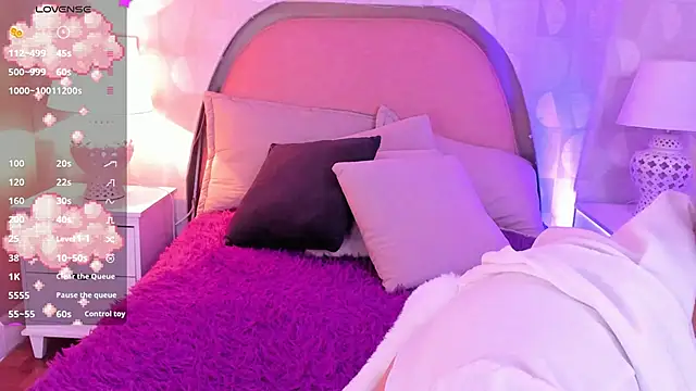 Snapshot of angeline_teen chatting on 06-22-26, 12:24 angeline teen online show from 06-22-26, 12:24
