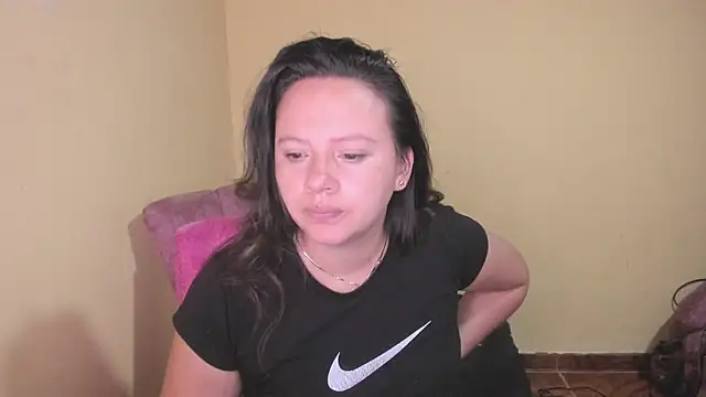 lauraguzman online show from 07-09-26, 03:54