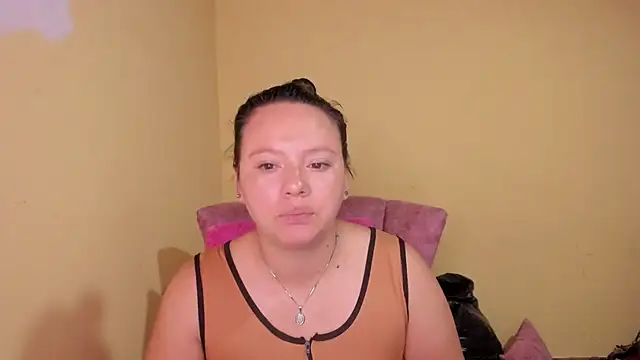 lauraguzman online show from 07-14-26, 02:38