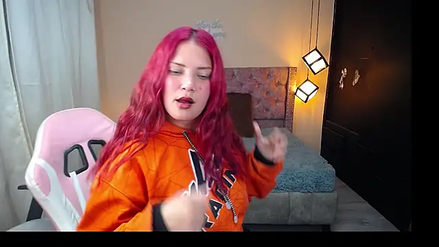 brithany smiith  online show from 02-06-25, 07:35