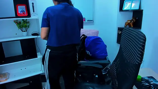 Snapshot of Sarah_Hornny chatting on 06-10-26, 01:43 Sarah Hornny online show from 06-10-26, 01:43