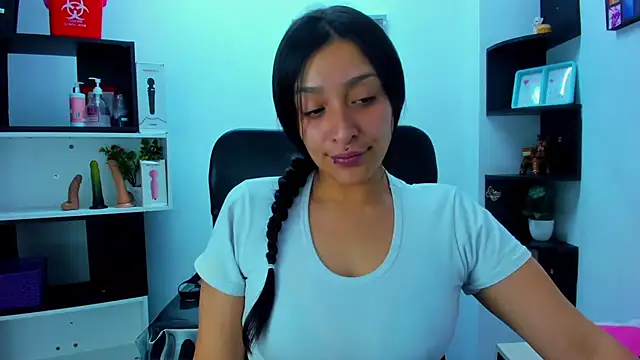 Snapshot of Sarah_Hornny chatting on 07-10-26, 08:11 Sarah Hornny online show from 07-10-26, 08:11