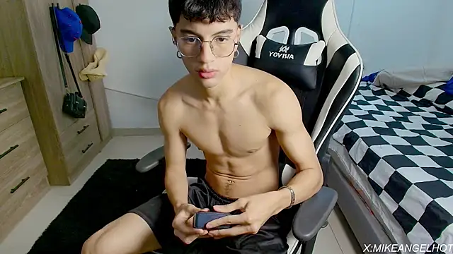 Angelligth online show from 03-29-26, 03:39