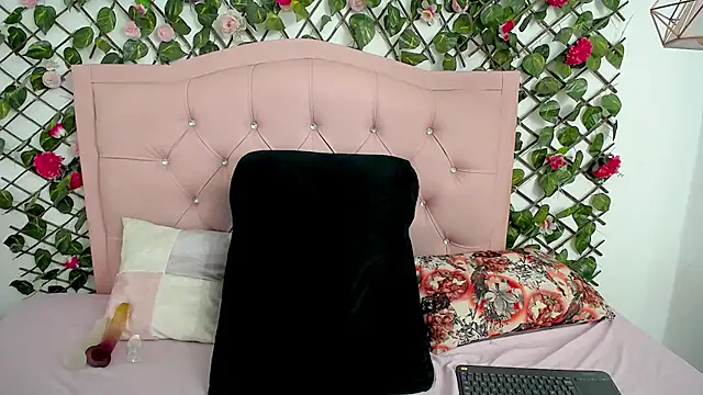 LucyCute 1 online show from 07-15-26, 03:39