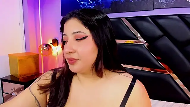 Snapshot of Emma_monserrat chatting on 07-18-26, 11:36 Emma monserrat online show from 07-18-26, 11:36
