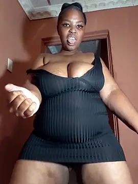 Snapshot of Yummy-Cat chatting on 10-17-25, 11:18 Yummy-Cat online show from 10-17-25, 11:18