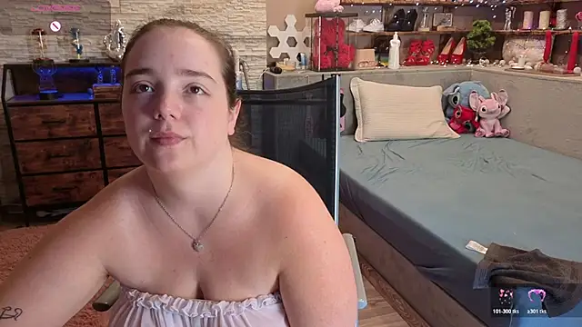 Snapshot of Kimberly-Caprice chatting on 06-21-26, 07:00 Kimberly-Caprice online show from 06-21-26, 07:00