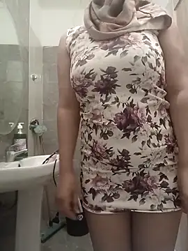 Snapshot of Fofa_Arab chatting on 04-15-26, 04:03 Fofa Arab online show from 04-15-26, 04:03