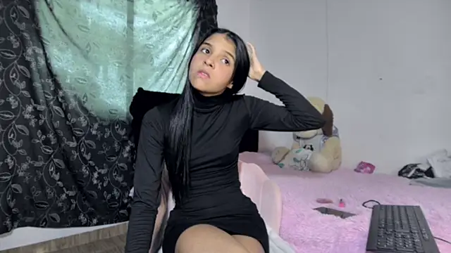 Snapshot of Michi_sexy chatting on 04-06-26, 02:29 Michi sexy online show from 04-06-26, 02:29