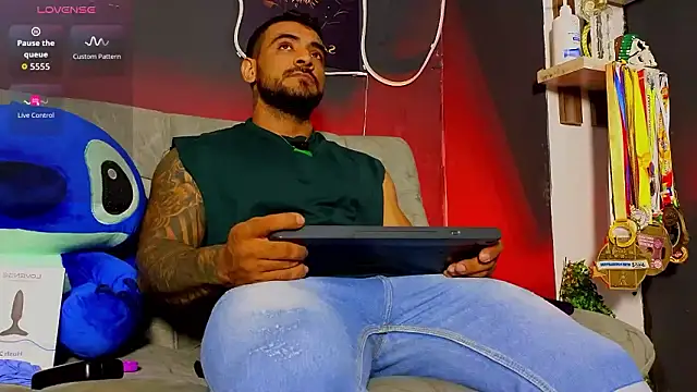 Snapshot of ERIC_HARRISON chatting on 02-07-26, 02:59 ERIC HARRISON online show from 02-07-26, 02:59