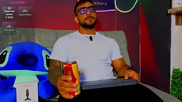 Snapshot of ERIC_HARRISON chatting on 02-19-26, 02:18 ERIC HARRISON online show from 02-19-26, 02:18