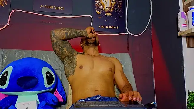 Snapshot of ERIC_HARRISON chatting on 03-08-26, 05:22 ERIC HARRISON online show from 03-08-26, 05:22