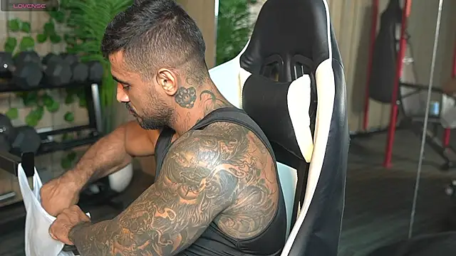 Snapshot of ERIC_HARRISON chatting on 04-05-26, 12:19 ERIC HARRISON online show from 04-05-26, 12:19