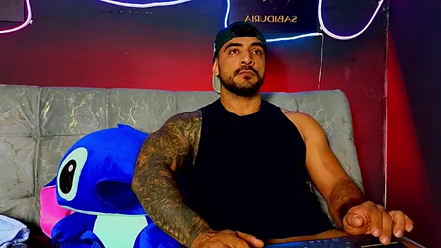 Snapshot of ERIC_HARRISON chatting on 04-05-26, 10:40 ERIC HARRISON online show from 04-05-26, 10:40