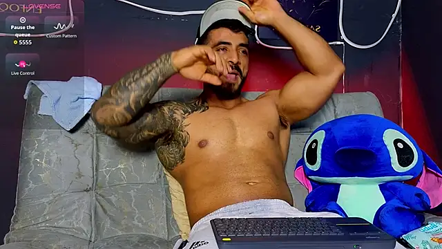 Snapshot of ERIC_HARRISON chatting on 04-12-26, 08:25 ERIC HARRISON online show from 04-12-26, 08:25