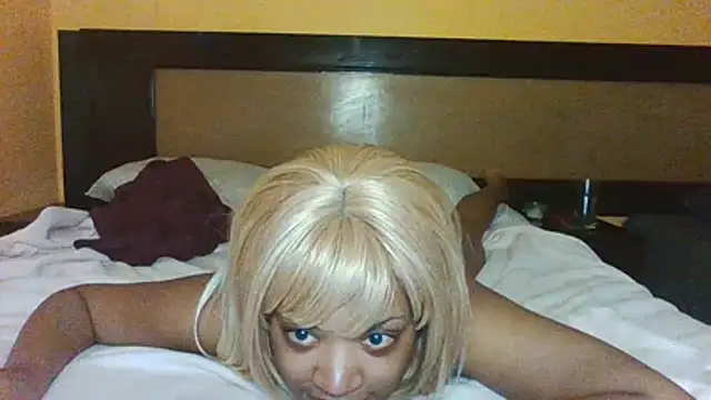 Snapshot of thekelliecapri chatting on 01-18-26, 06:01 thekelliecapri online show from 01-18-26, 06:01