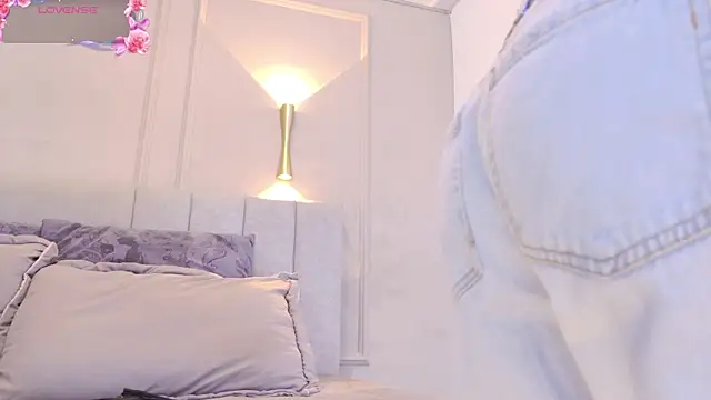 april rousse online show from 10-21-25, 12:06