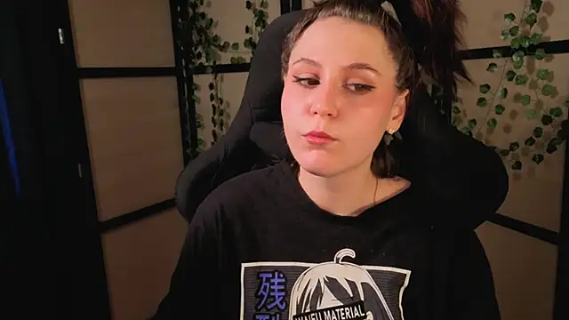 Diana Flower online show from 04-11-26, 02:32