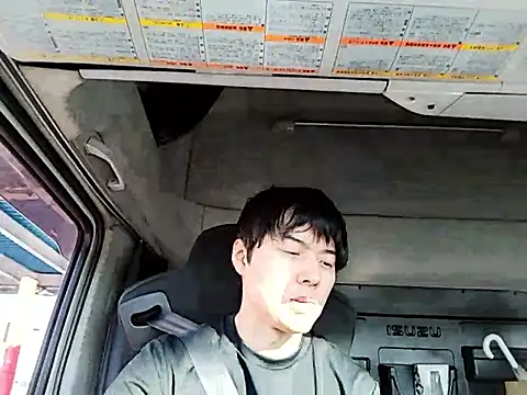 whitebriefboy online show from 04-15-26, 09:48