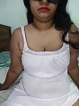 Snapshot of Reesha_99 chatting on 06-14-26, 02:24 Reesha 99 online show from 06-14-26, 02:24