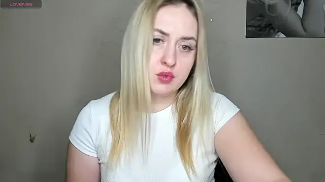Snapshot of KennaJamess8 chatting on 12-26-24, 11:24 KennaJamess8 online show from 12-26-24, 11:24