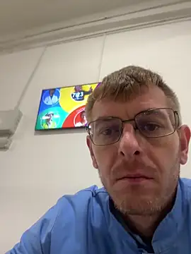 Snapshot of adrian90bi11 chatting on 03-23-26, 05:22 adrian90bi11 online show from 03-23-26, 05:22
