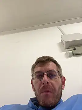 Snapshot of adrian90bi11 chatting on 04-03-26, 05:11 adrian90bi11 online show from 04-03-26, 05:11