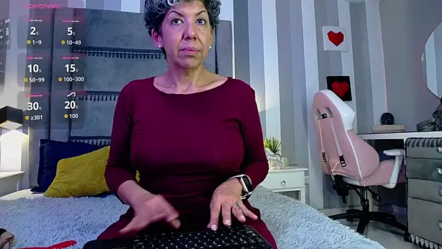 Julianewell online show from 01-12-26, 12:10