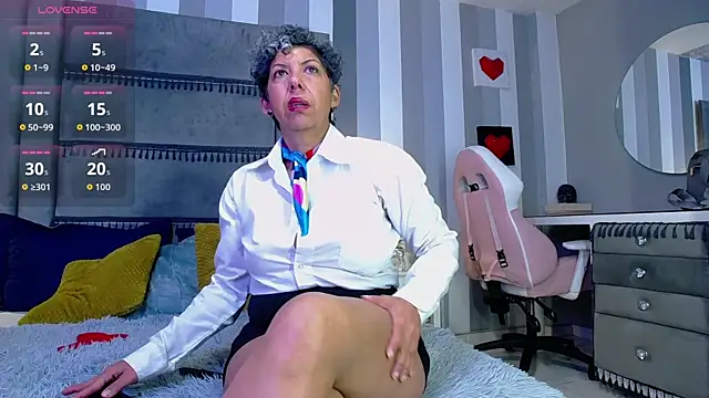 Julianewell online show from 01-13-26, 12:21